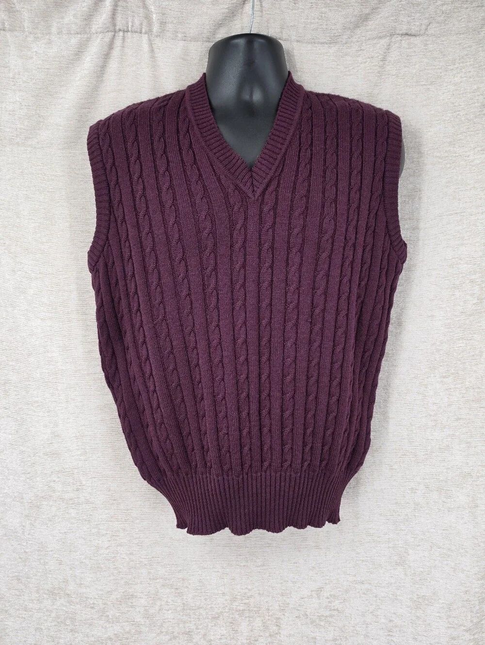 Vintage Wool Men's V-Neck Cable Knit Sweater Vest Burgundy Preppy Dark Academia